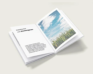 Geöffnetes Fotobuch in A4 mit Naturbildern